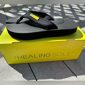 NIB The Healing Sole flip flops Unisex women’s 9.5 or men’s 8